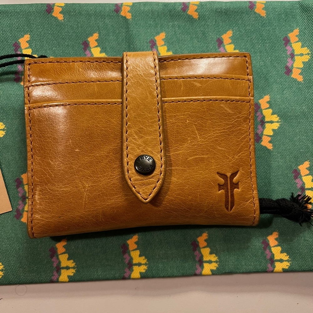 Frye small NWT wallet